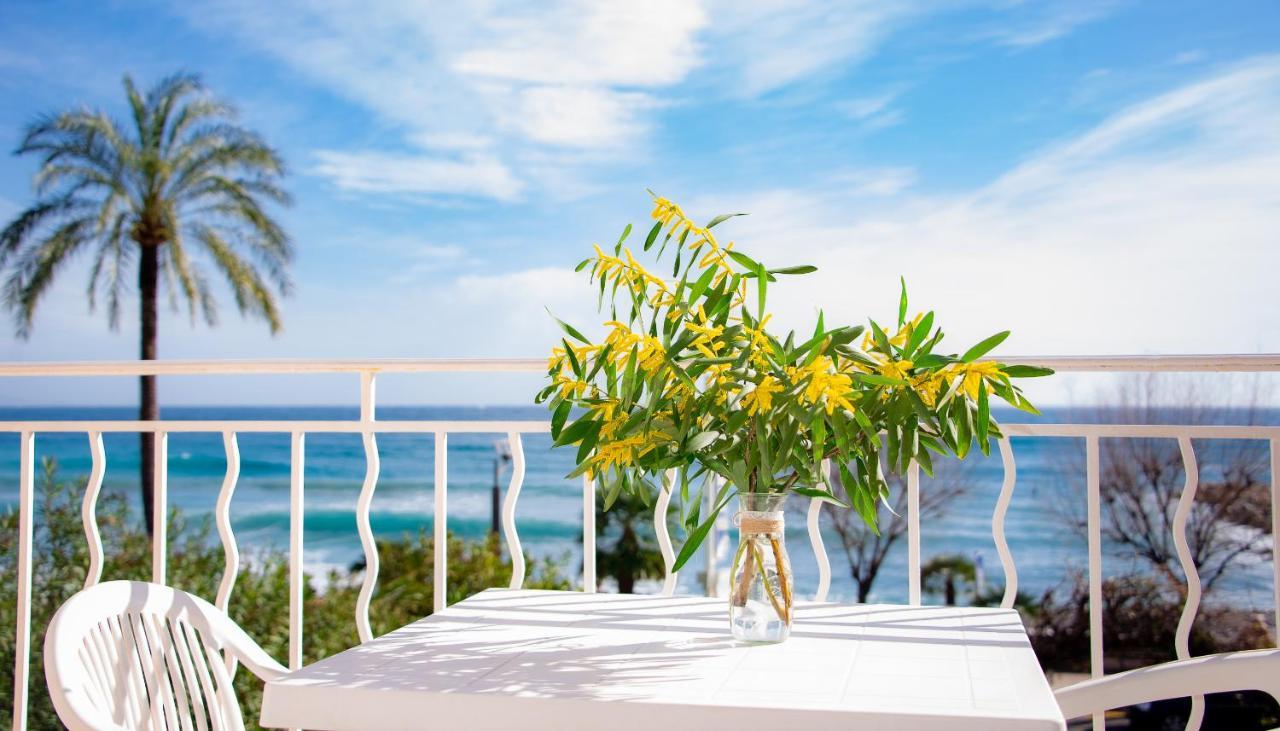 Hotel Et Appartements Reine D'Azur Roquebrune-Cap-Martin Ngoại thất bức ảnh