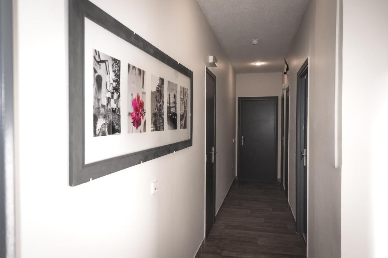 Hotel Et Appartements Reine D'Azur Roquebrune-Cap-Martin Ngoại thất bức ảnh