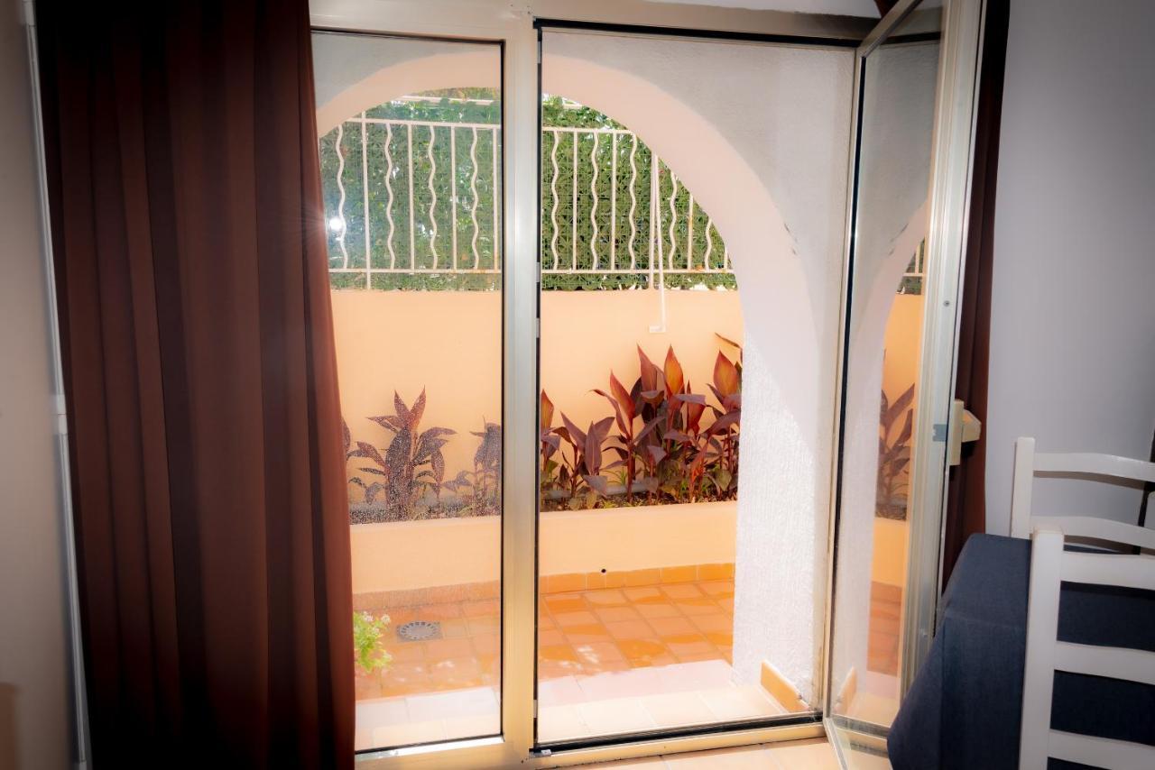 Hotel Et Appartements Reine D'Azur Roquebrune-Cap-Martin Ngoại thất bức ảnh