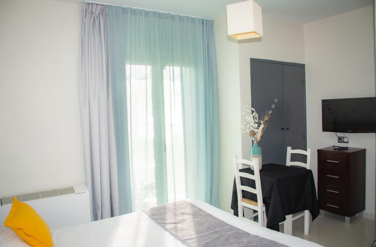 Hotel Et Appartements Reine D'Azur Roquebrune-Cap-Martin Ngoại thất bức ảnh