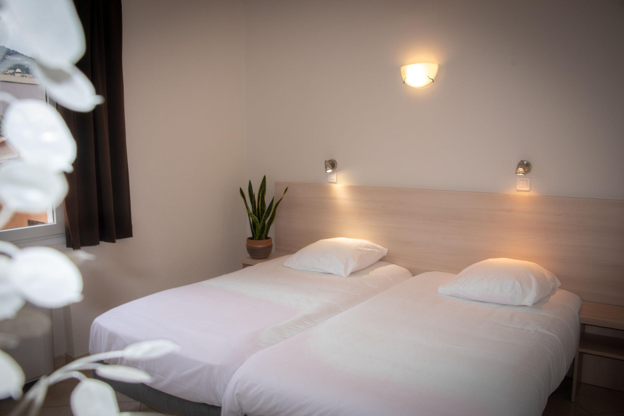 Hotel Et Appartements Reine D'Azur Roquebrune-Cap-Martin Ngoại thất bức ảnh