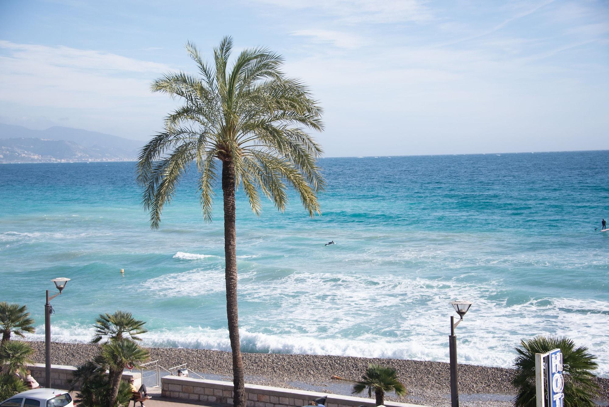 Hotel Et Appartements Reine D'Azur Roquebrune-Cap-Martin Ngoại thất bức ảnh