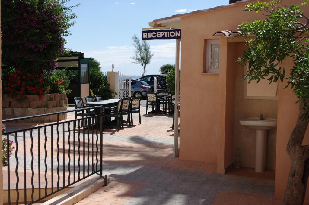 Hotel Et Appartements Reine D'Azur Roquebrune-Cap-Martin Ngoại thất bức ảnh