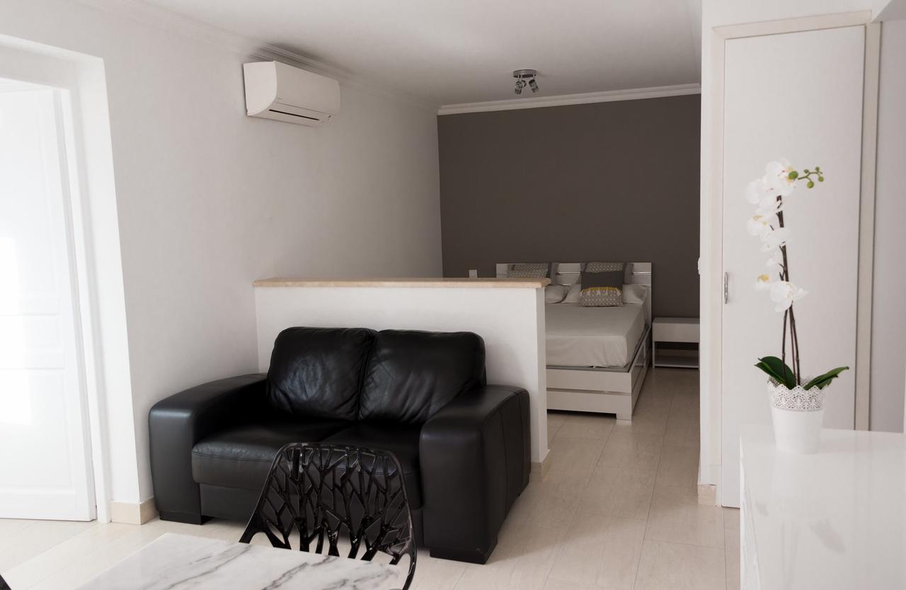 Hotel Et Appartements Reine D'Azur Roquebrune-Cap-Martin Ngoại thất bức ảnh