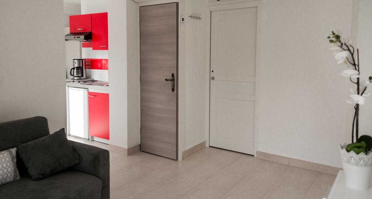 Hotel Et Appartements Reine D'Azur Roquebrune-Cap-Martin Ngoại thất bức ảnh