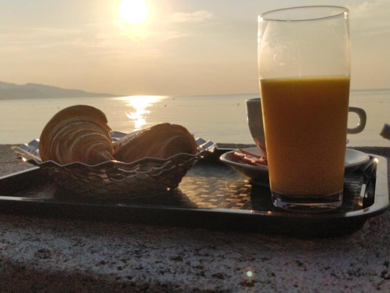 Hotel Et Appartements Reine D'Azur Roquebrune-Cap-Martin Ngoại thất bức ảnh